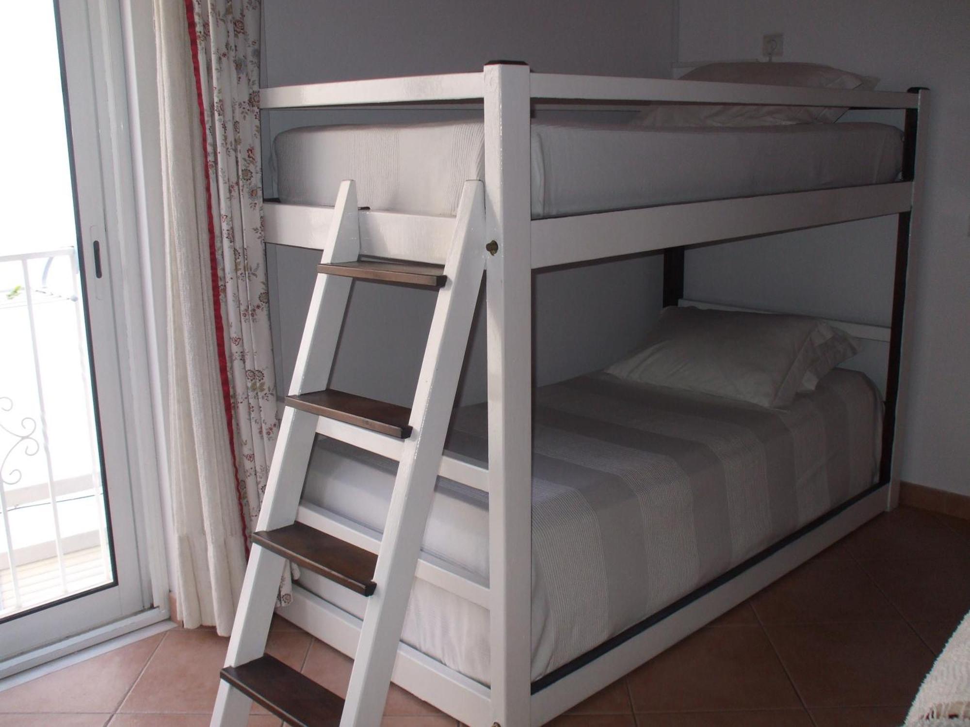 Dinas Guesthouse Lagos Room photo